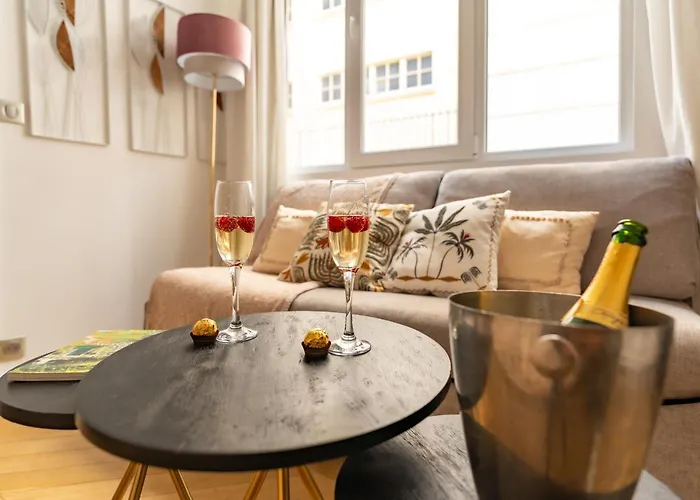 Romantic Getaway - Le Marais - With Ac باريس