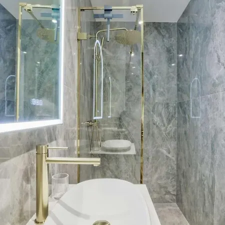 Romantic Getaway - Le Marais - With Ac *