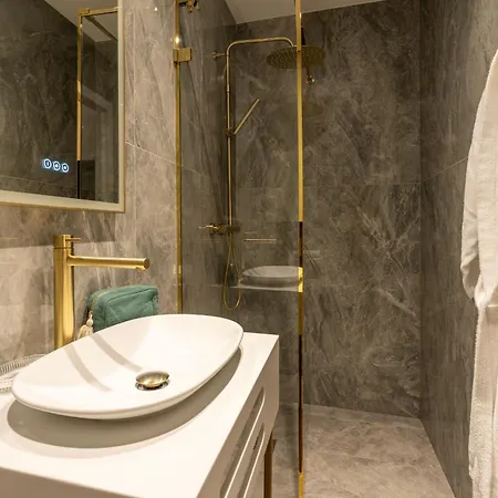 Romantic Getaway - Le Marais - With Ac