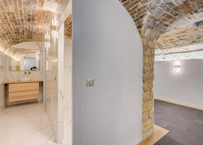 Romantic Getaway - Le Marais - With Ac