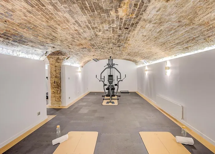 Romantic Getaway - Le Marais - With Ac Daire