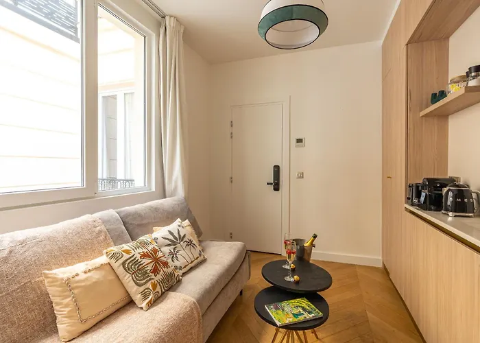 Romantic Getaway - Le Marais - With Ac *