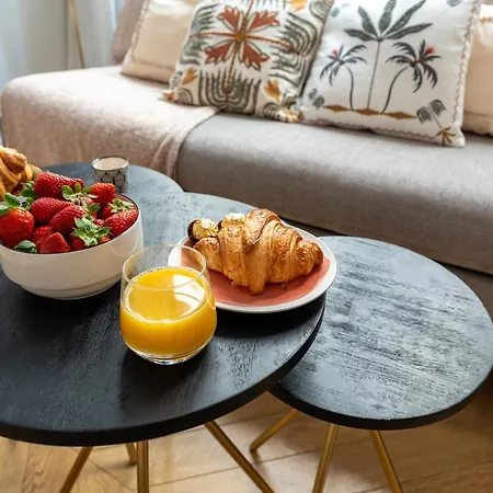 Apartment Romantic Getaway - Le Marais - With Ac